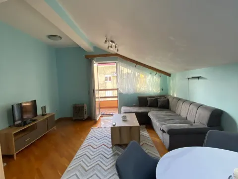 Izdavanje, jednosoban stan, 50m², City Kvart, Podgorica - image 10