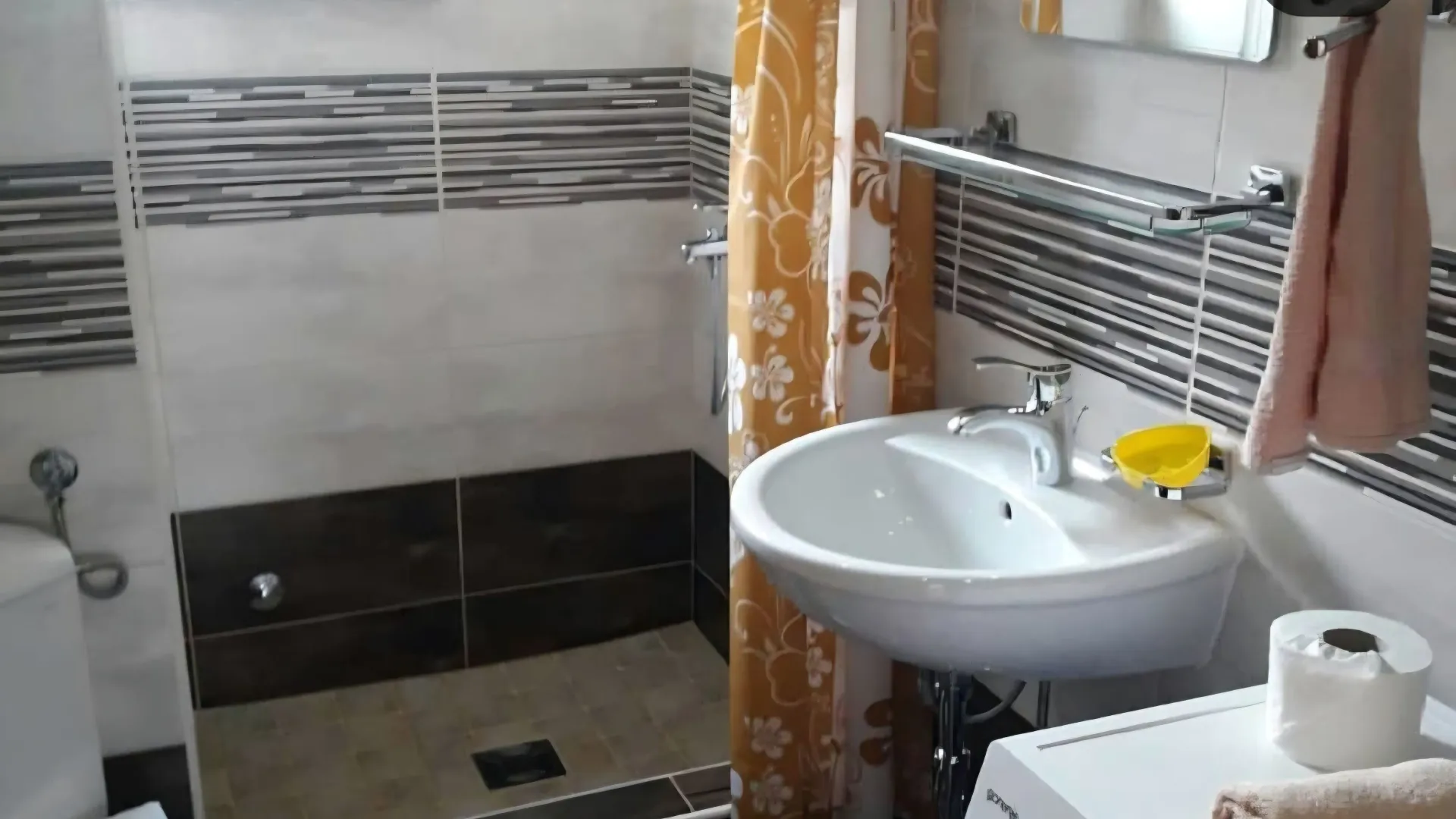 Izdavanje, dvosoban stan, 65m², Bijela, Herceg Novi