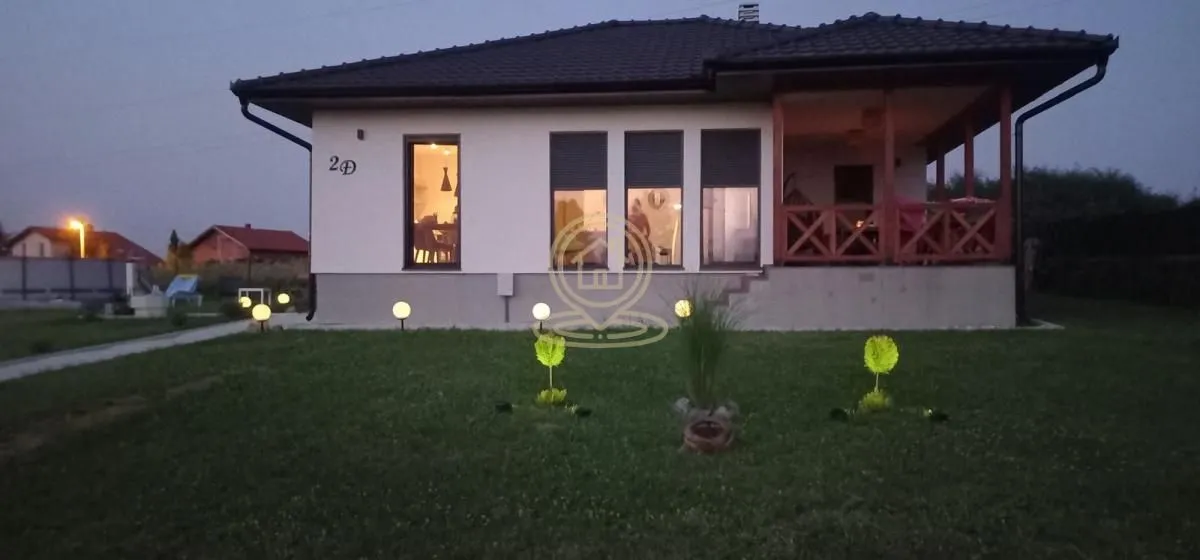 Sale, house, 100m², Voždovac Sve Podlokacije, Beograd