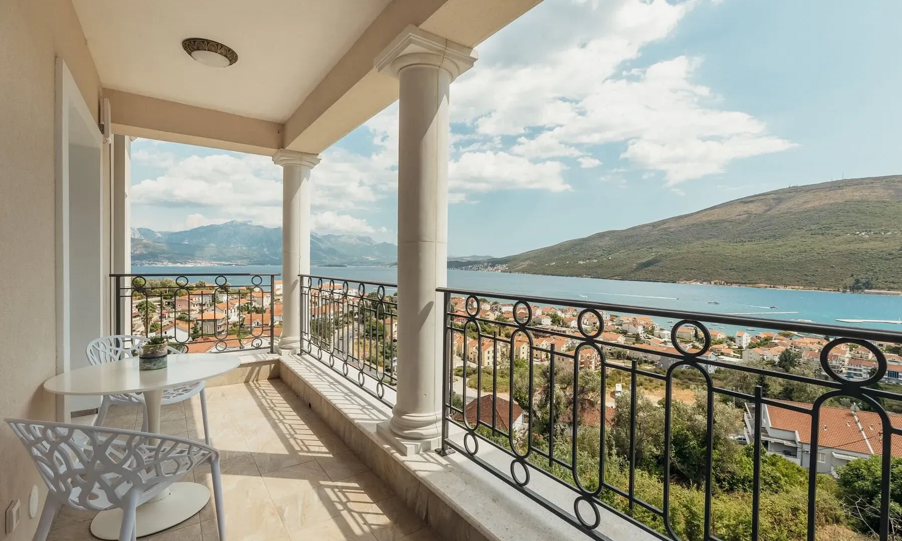 Prodaja, trosoban stan, 226m², Bunovići, Kotor