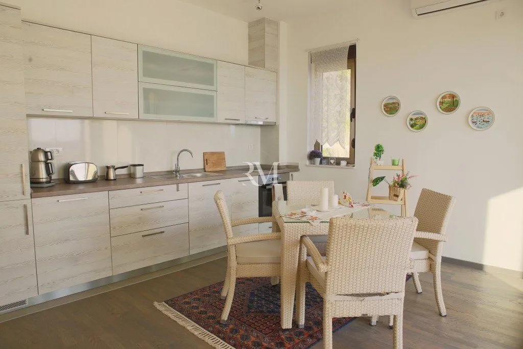 Prodaja, dvosoban stan, 73m², Mažina, Tivat