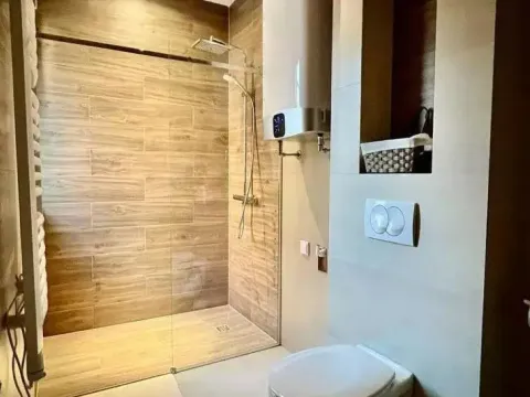 Prodaja, dvosoban stan, 81m², Budva, Crna Gora - image 2