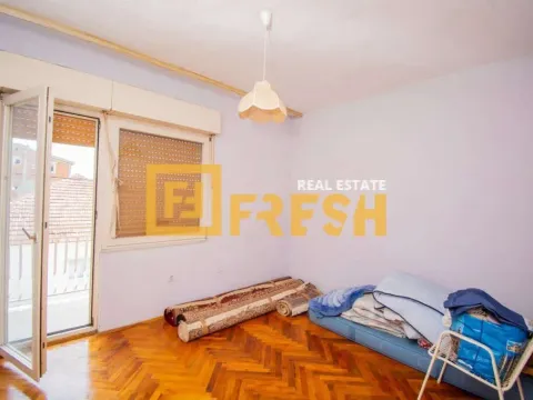 Izdavanje, kuća, 214m², Tološi, Podgorica - image 15