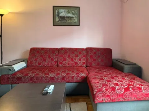 Izdavanje, dvosoban stan, 41m², Blok 9, Podgorica - image 8