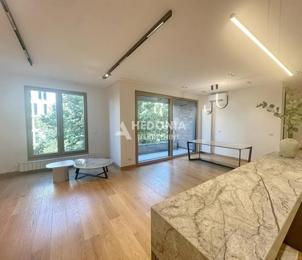 Izdavanje, poslovni prostor, 94m², Kalenić Pijaca, Vračar Sve Podlokacije