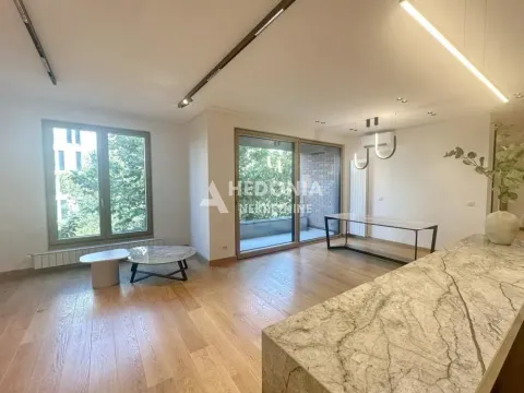 Izdavanje, poslovni prostor, 94m², Kalenić Pijaca, Vračar Sve Podlokacije