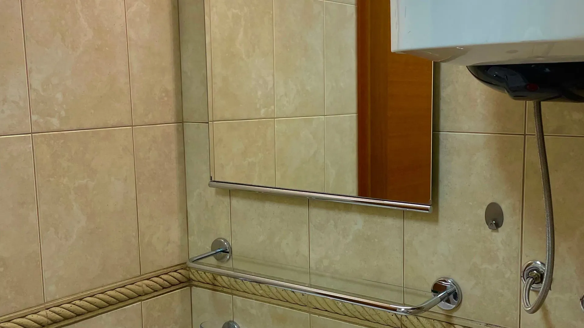 Izdavanje, jednosoban stan, 65m², Rozino, Budva