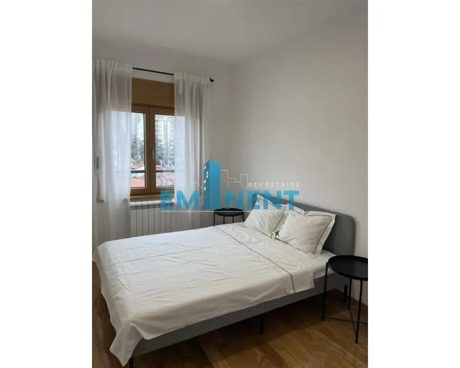 Rent, apartment, 43m², Južni Bulevar, Vračar Sve Podlokacije