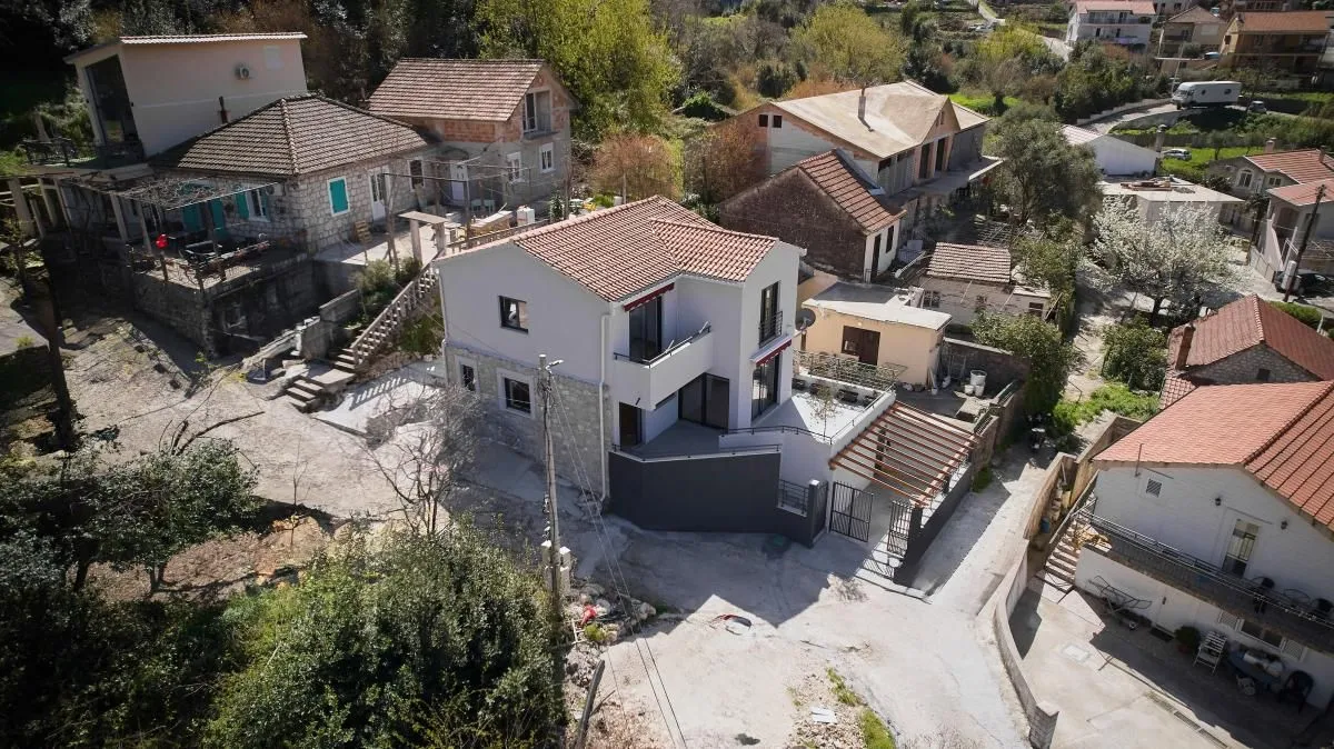Sale, house, 160m², Škaljari, Kotor
