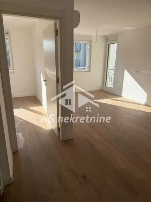 Prodaja, trosoban stan, 71m², Zemun Cara Dušana, Zemun Sve Podlokacije