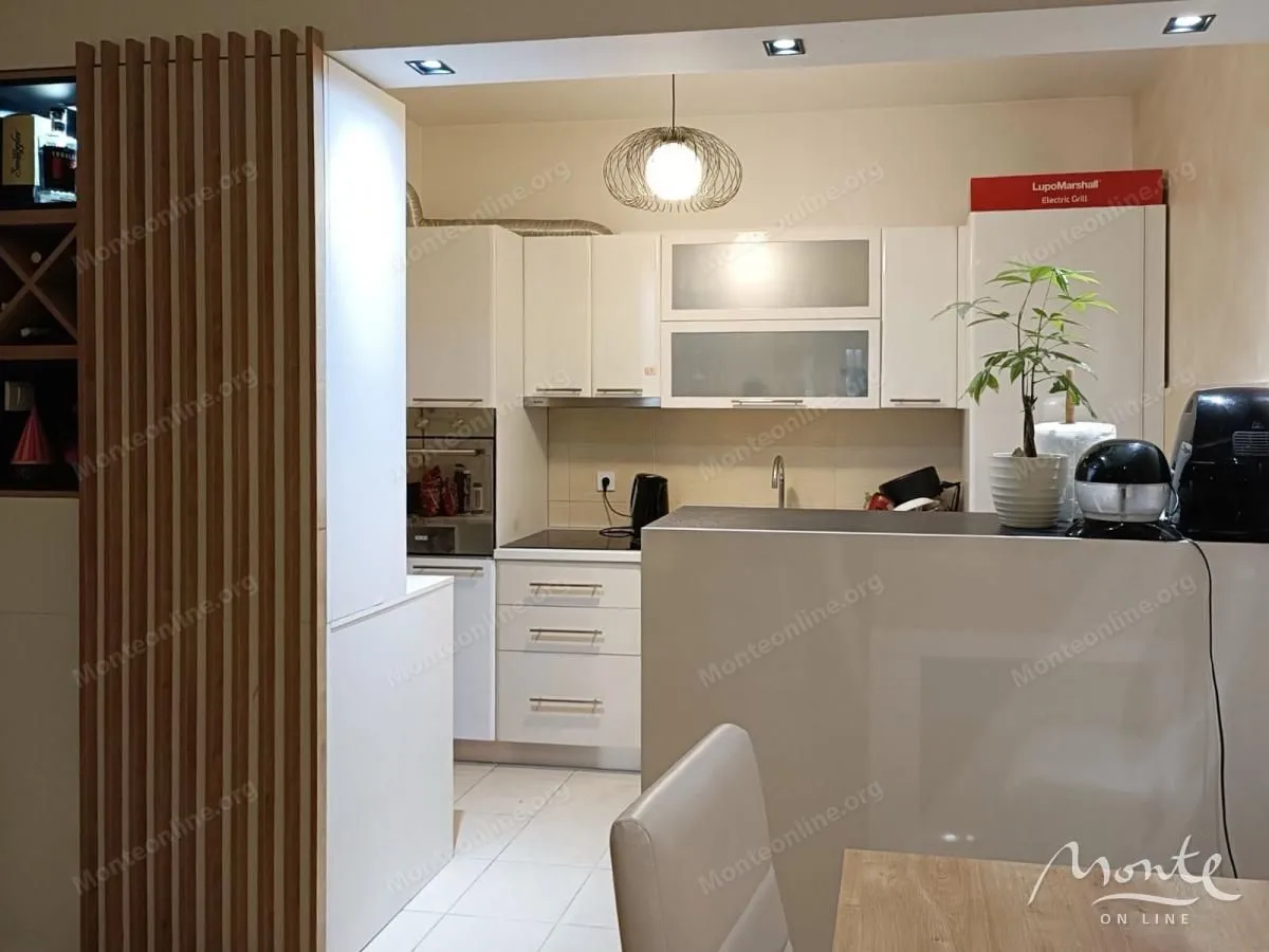 Prodaja, jednosoban stan, 76m², Zabjelo, Podgorica
