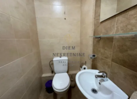 Izdavanje, dvosoban stan, 72m², Stari Aerodrom, Podgorica - image 5