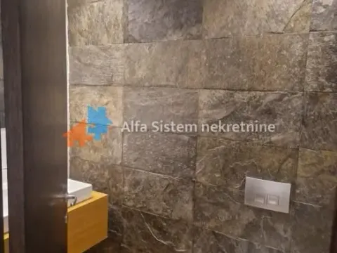 Izdavanje, četvorosoban stan, 160m², Savski Venac, Beograd - image 24