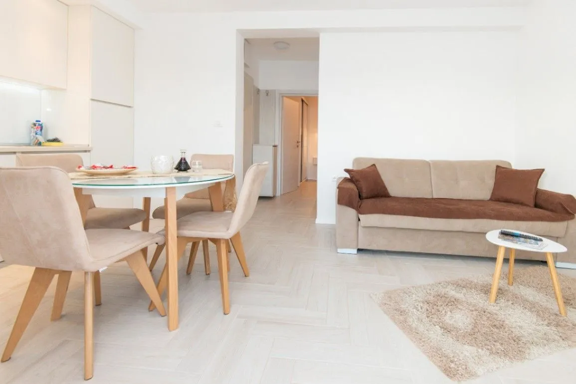 Stan-na-dan, jednosoban stan, 40m², Tivat, Crna Gora