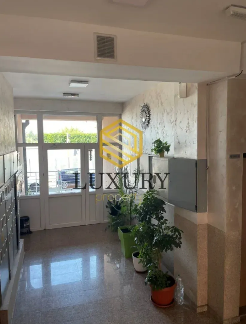 Prodaja, dvosoban stan, 59m², 1 maj, Podgorica