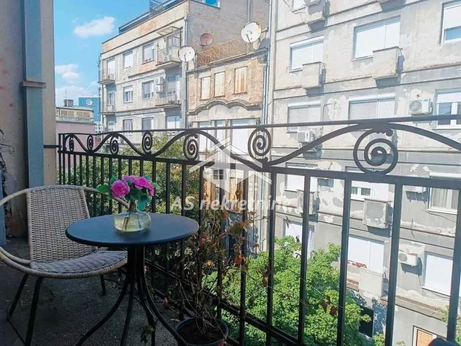 Rent, four bedroom apartment, 120m², Stari Grad, Beograd