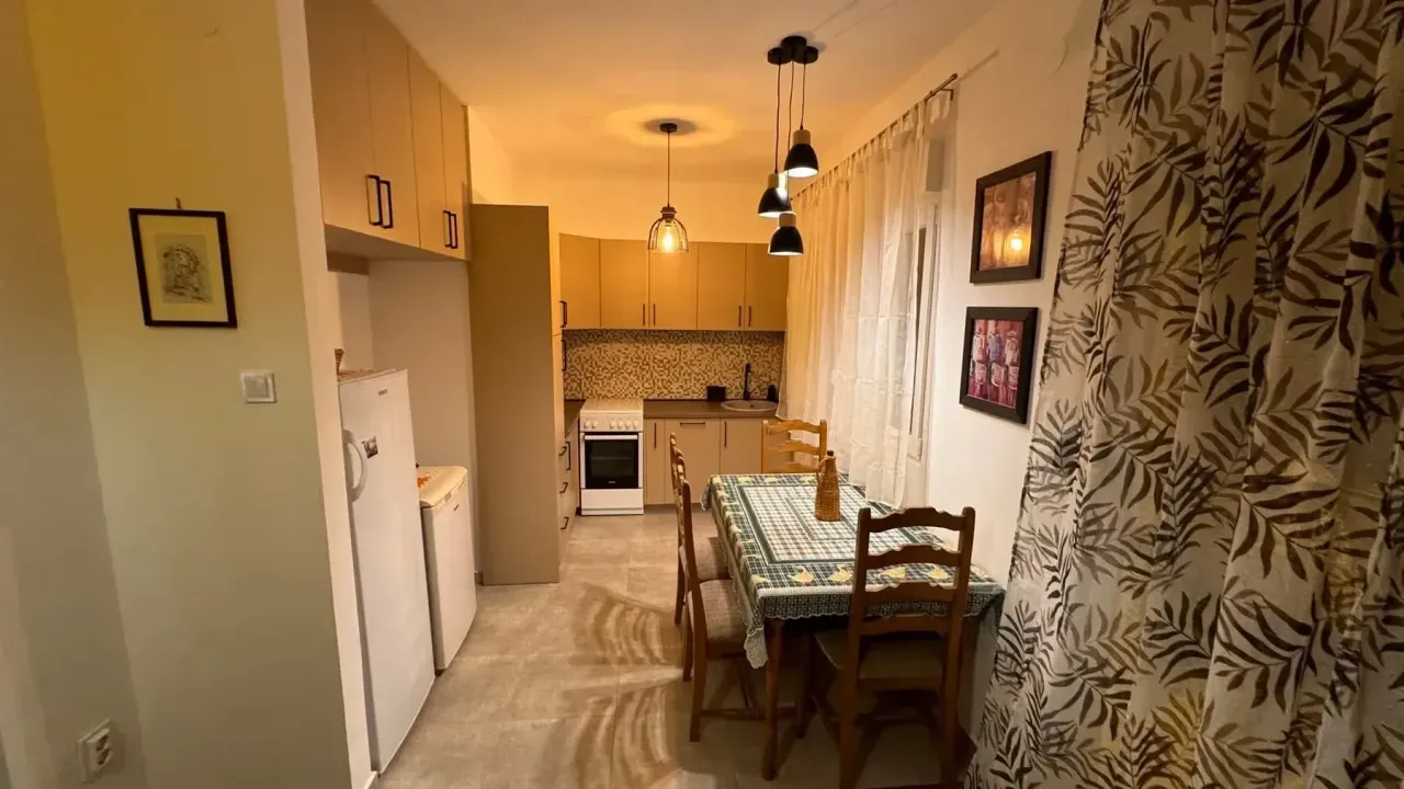 Izdavanje, stan, 87m², Tivat, Crna Gora