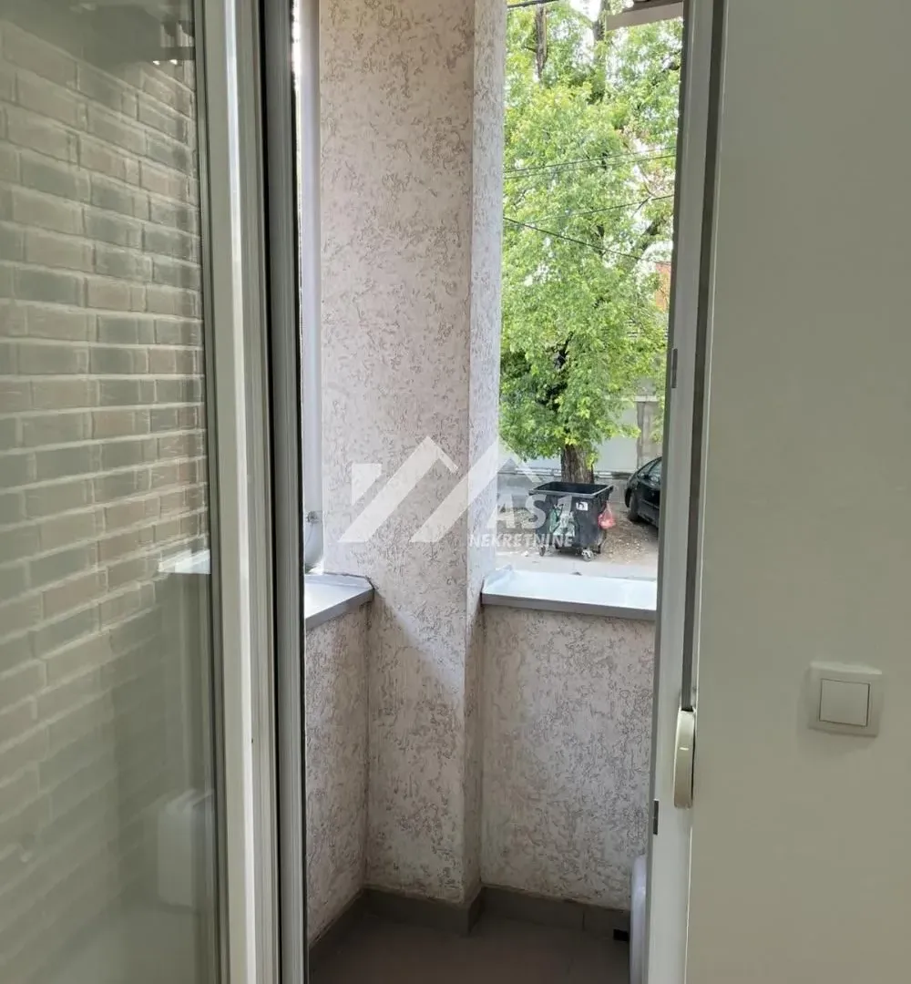 Izdavanje, jednosoban stan, 31m², Adamovićevo Naselje, Novi Sad Sve Podlokacije