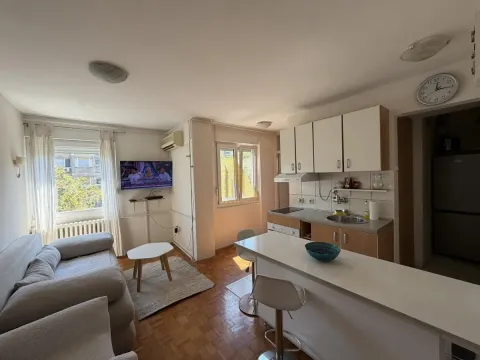 Izdavanje, jednosoban stan, 28m², Liman 4, Novi Sad Sve Podlokacije - image 3