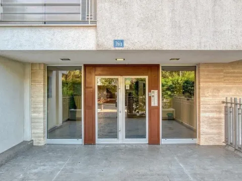 Prodaja, dvosoban stan, 90m², Podgorica, Crna Gora - image 6