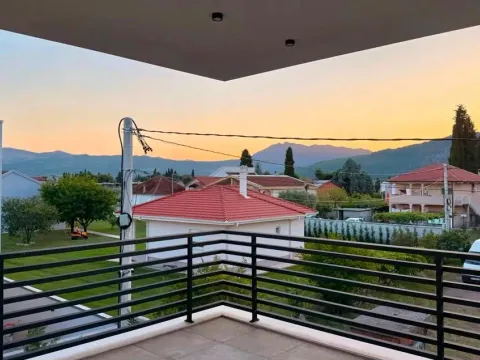Izdavanje, kuća, 225m², Gornja Gorica, Podgorica - image 3