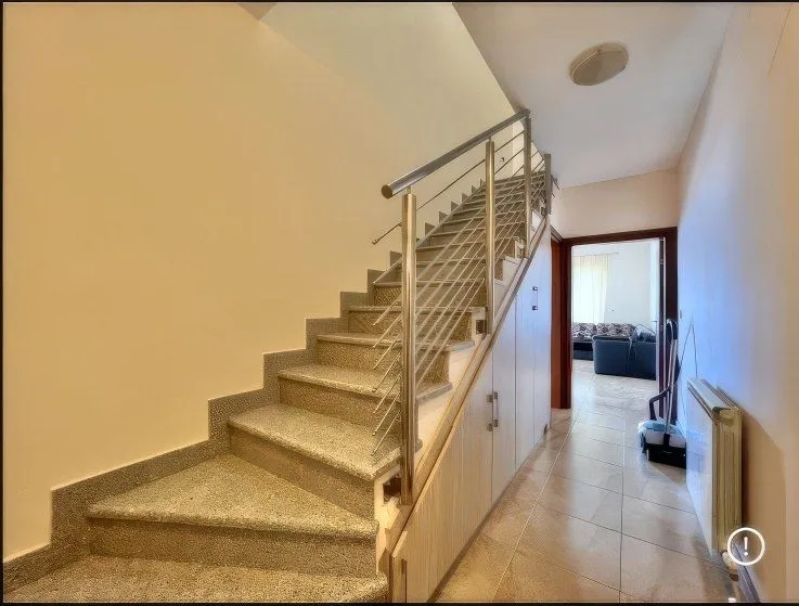 Izdavanje, trosoban stan, 130m², Igalo, Herceg Novi