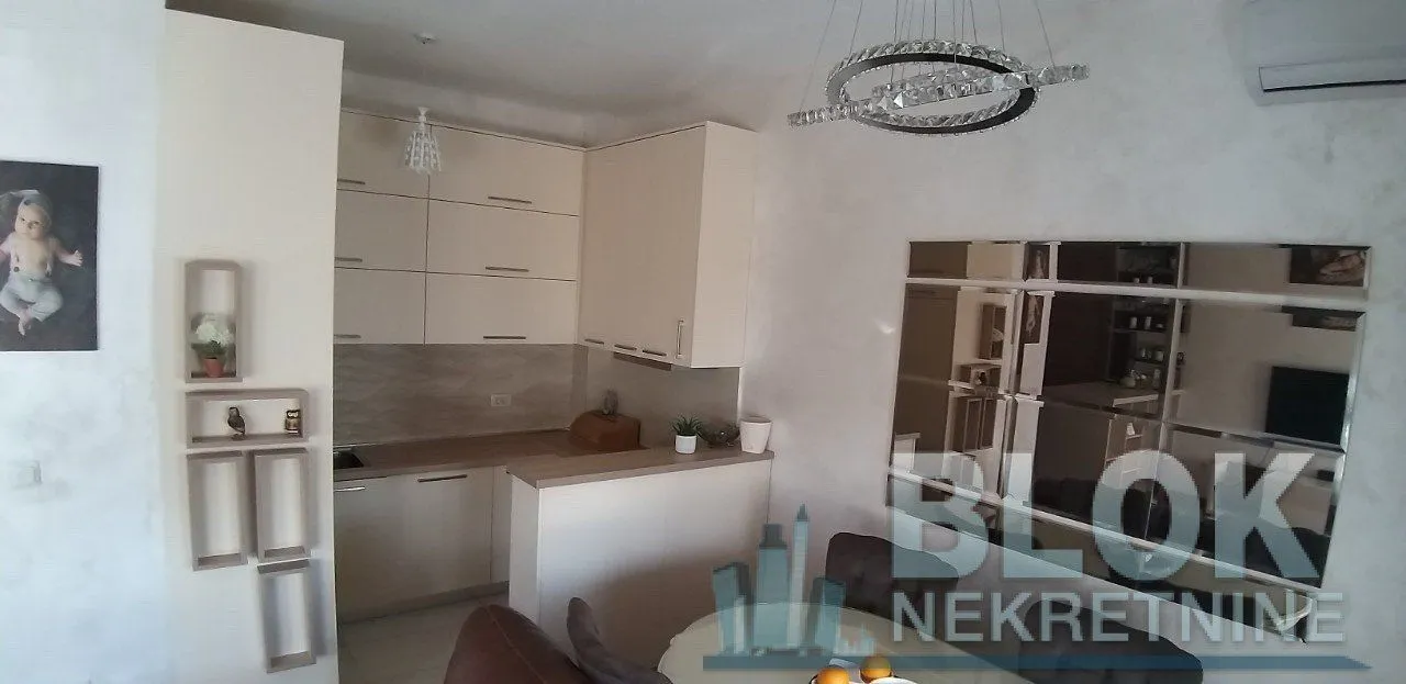 Izdavanje, trosoban stan, 85m², Centar, Podgorica