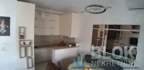Izdavanje, trosoban stan, 85m², Centar, Podgorica - image 4
