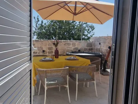 Rent, house, 120m², Kuljače, Budva - image 24