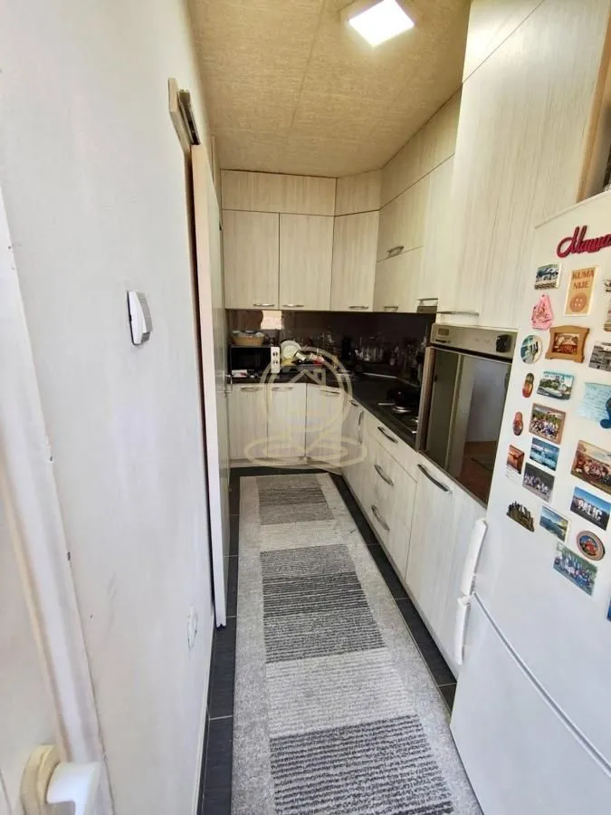 Prodaja, četvorosoban stan, 79m², Palilula, Niš