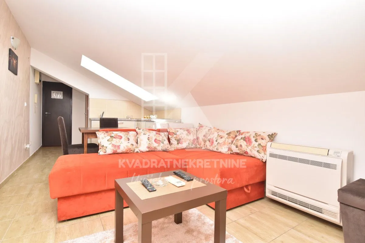 Izdavanje, jednosoban stan, 38m², 1 maj, Podgorica