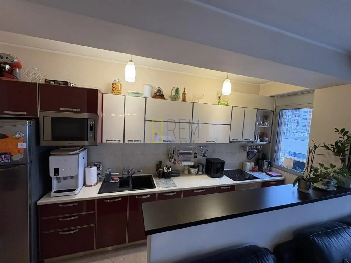 Prodaja, trosoban stan, 97m², Stari Aerodrom, Podgorica