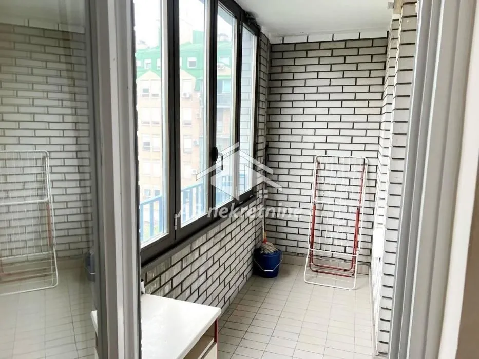 Rent, three bedroom apartment, 88m², Vračar Sve Podlokacije, Beograd