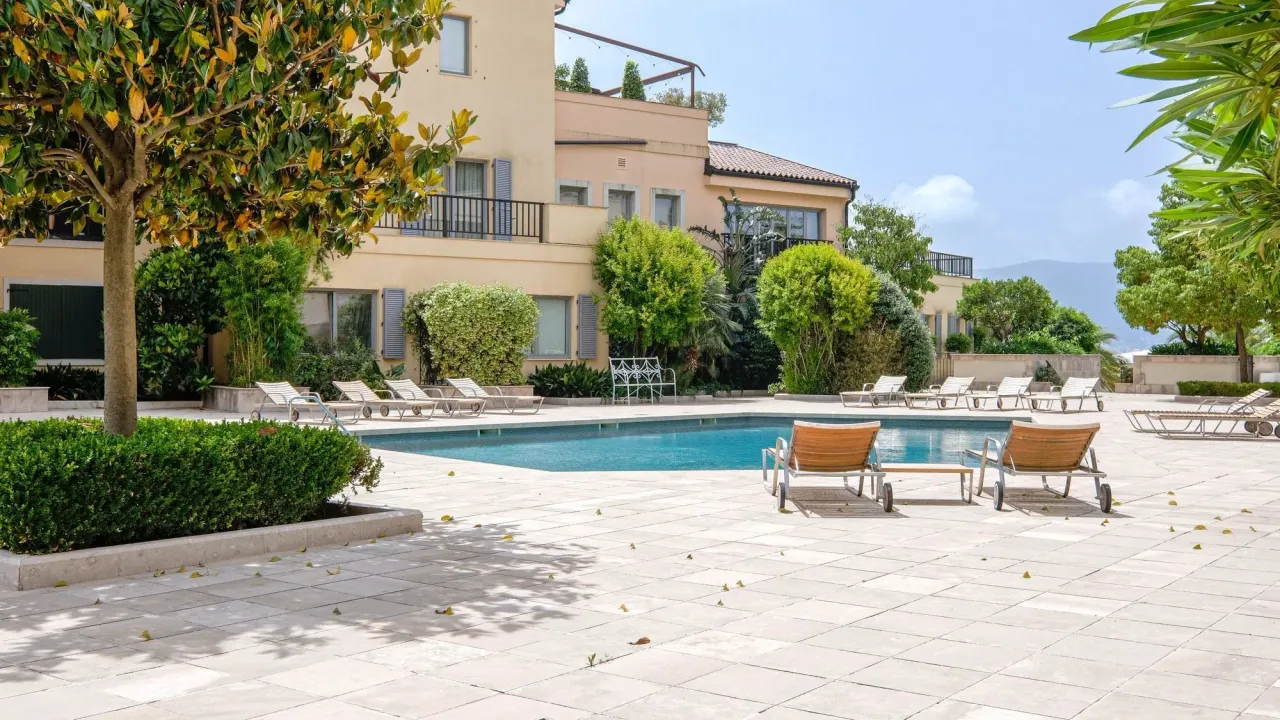 Prodaja, jednosoban stan, 68m², Tivat, Crna Gora