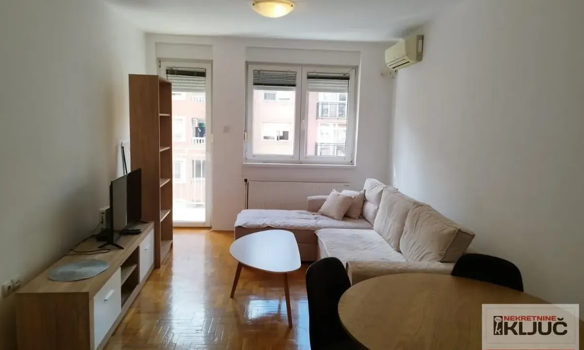 Izdavanje, dvosoban stan, 44m², Nova Detelinara, Novi Sad Sve Podlokacije