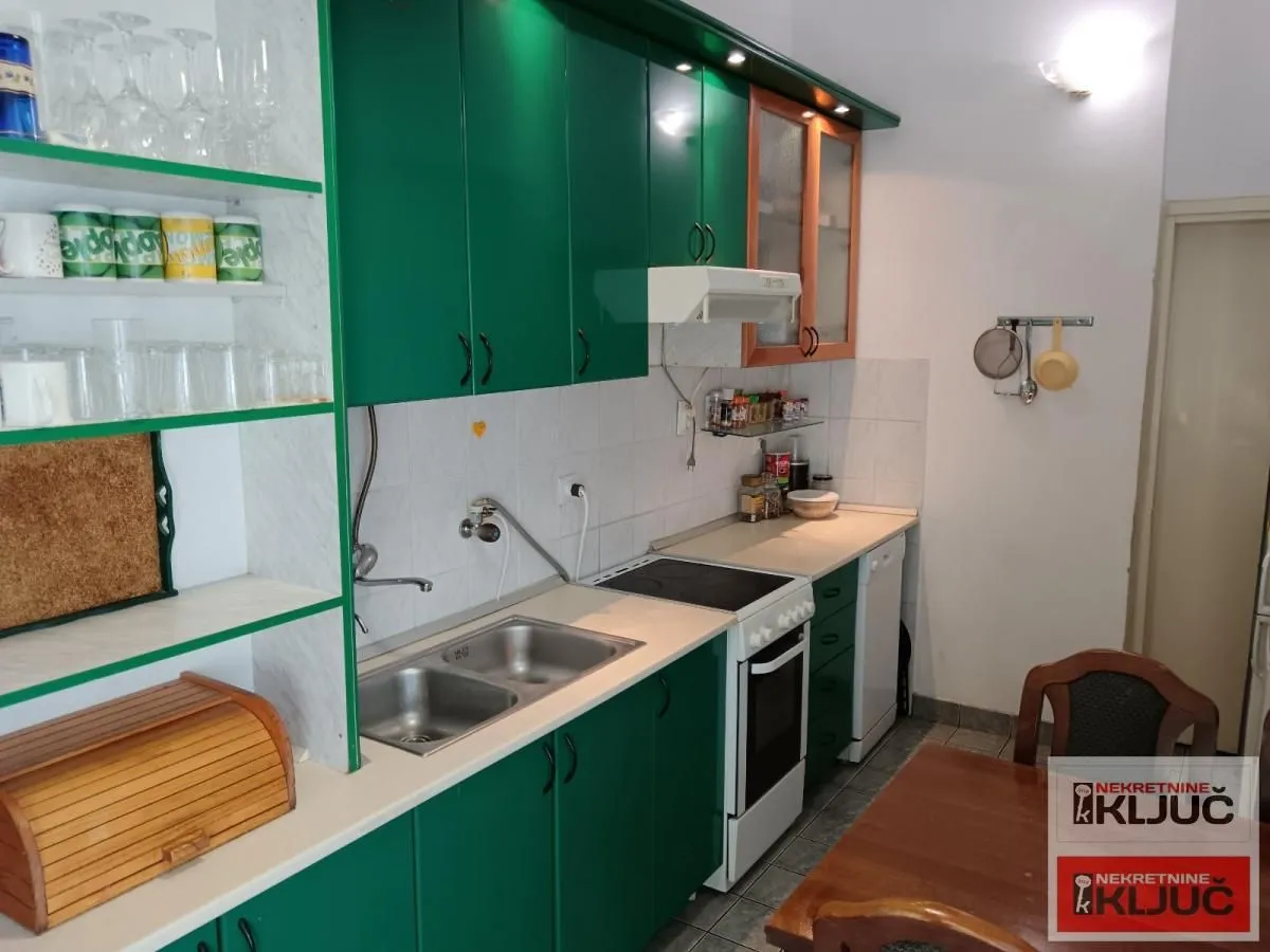Prodaja, četvorosoban stan, 91m², Centar, Novi Sad