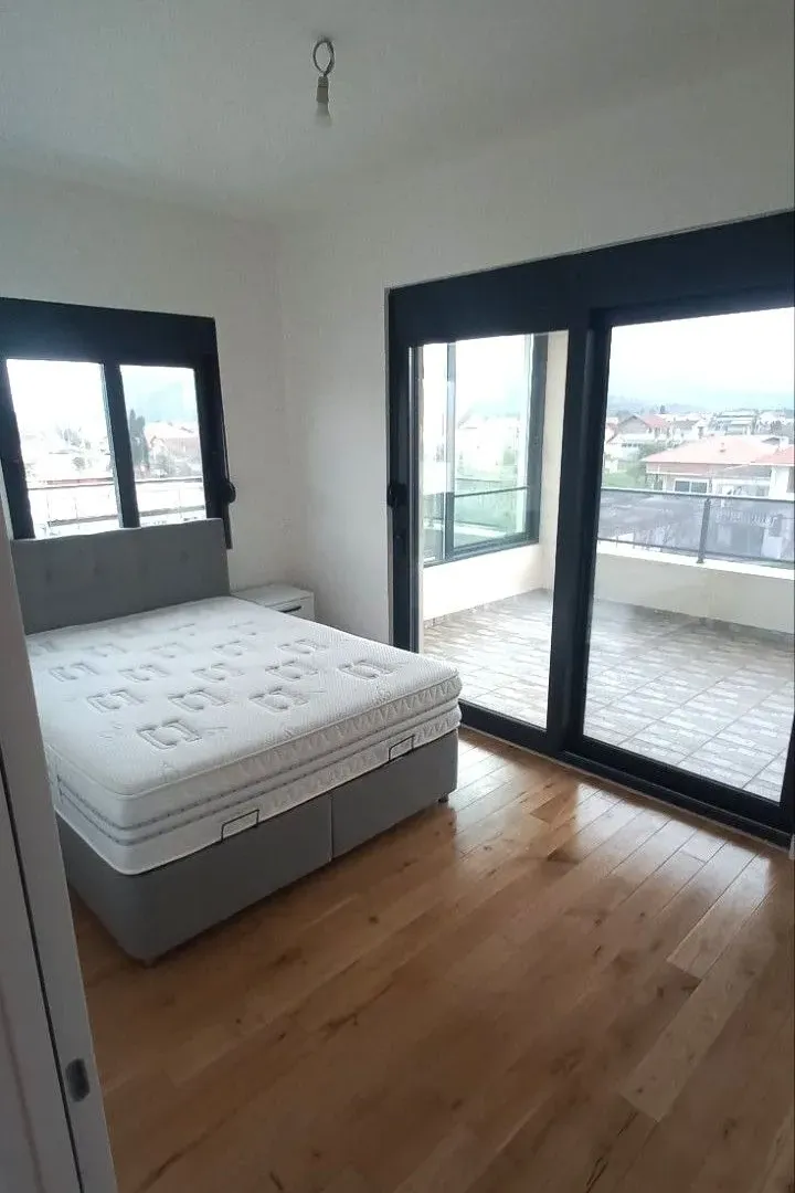 Rent, apartment, 180m², Gornja Gorica, Podgorica