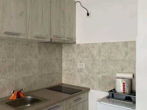 Daily-rent, studio apartment, 21m², Centar, Budva - image 4