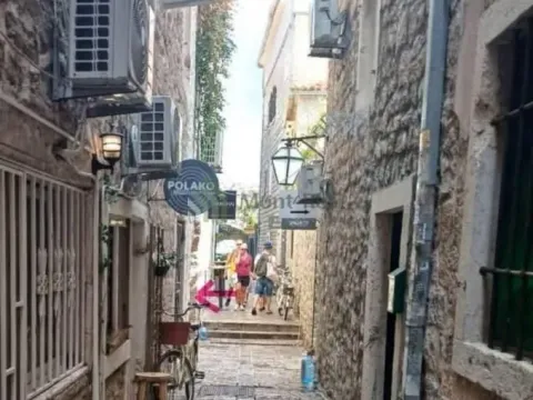 Izdavanje,  poslovni prostor, 10m2, Stari Grad, Budva