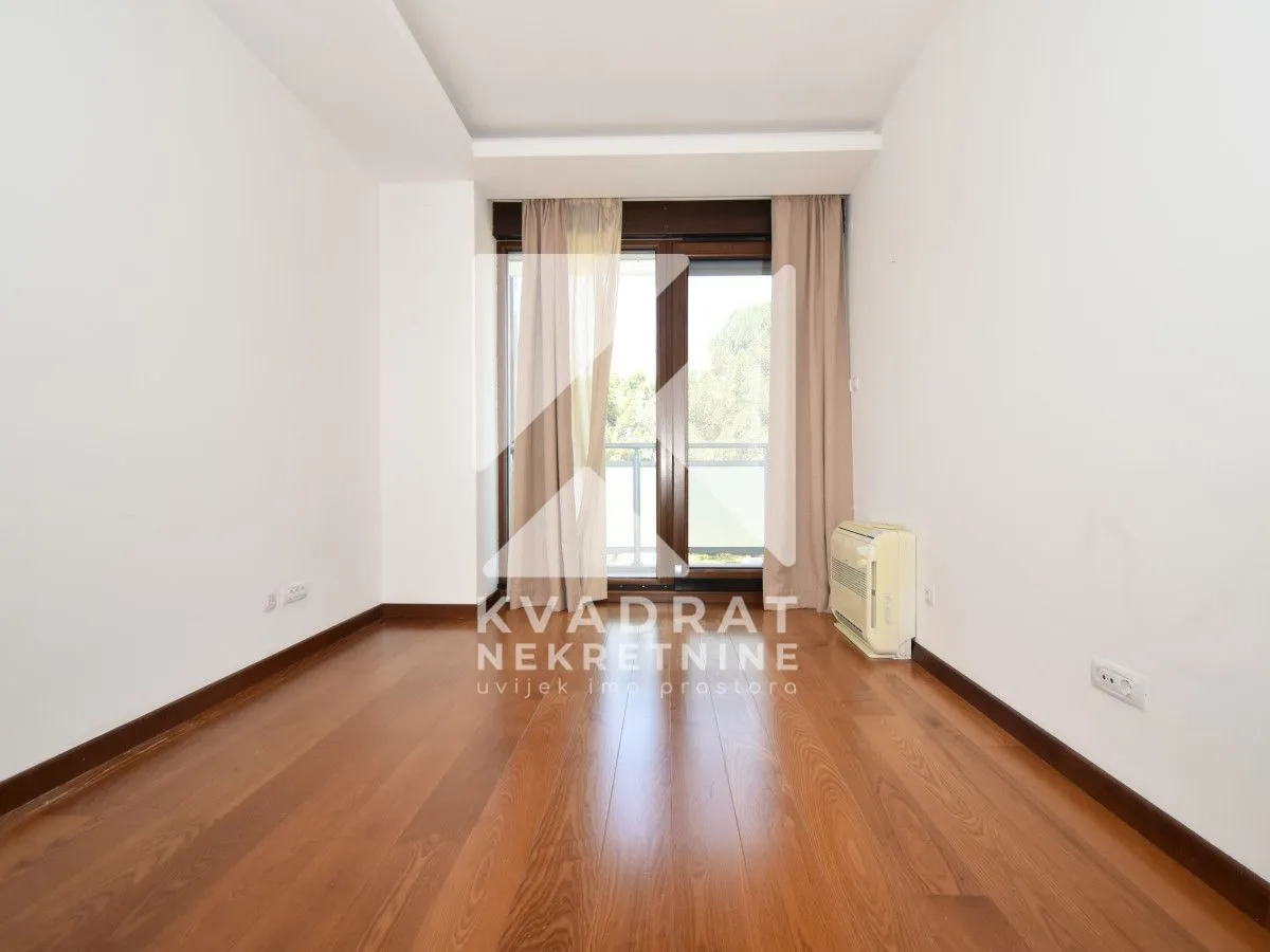 Izdavanje, četvorosoban stan, 230m², Kruševac, Podgorica