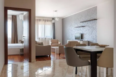Rent, two bedroom apartment, 70m², Bečići, Budva - image 2