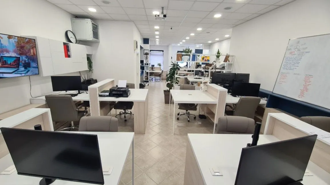 Izdavanje, poslovni prostor, 98m², Stari Aerodrom, Podgorica