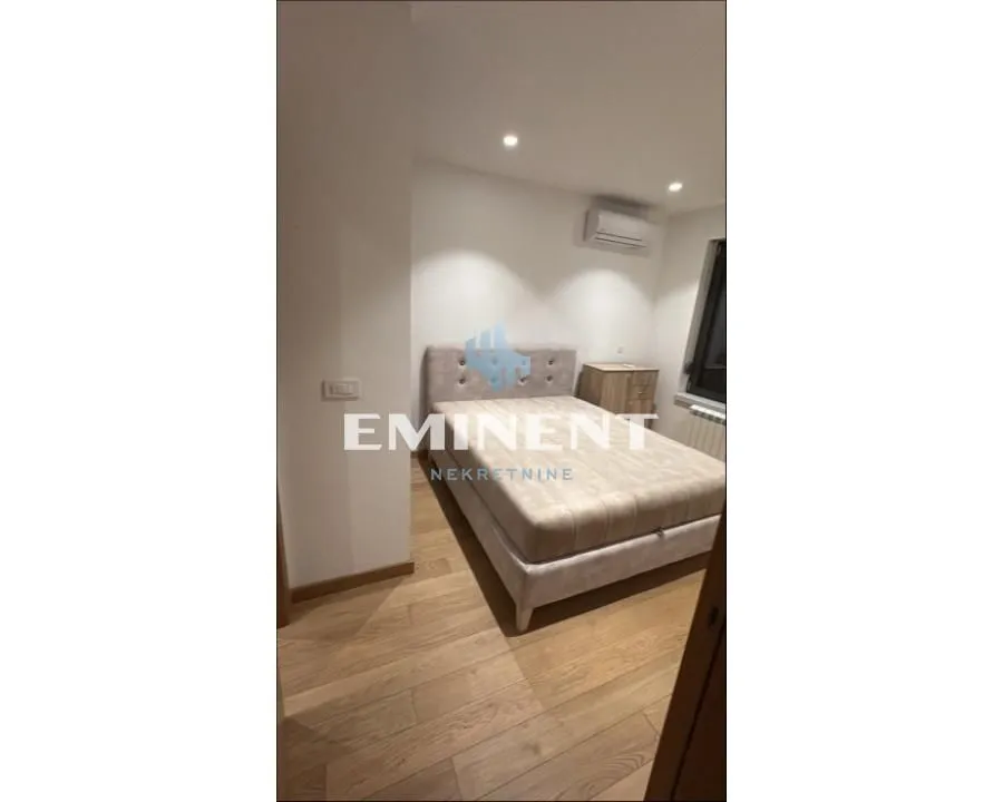 Rent, three bedroom apartment, 65m², Stari Grad, Beograd