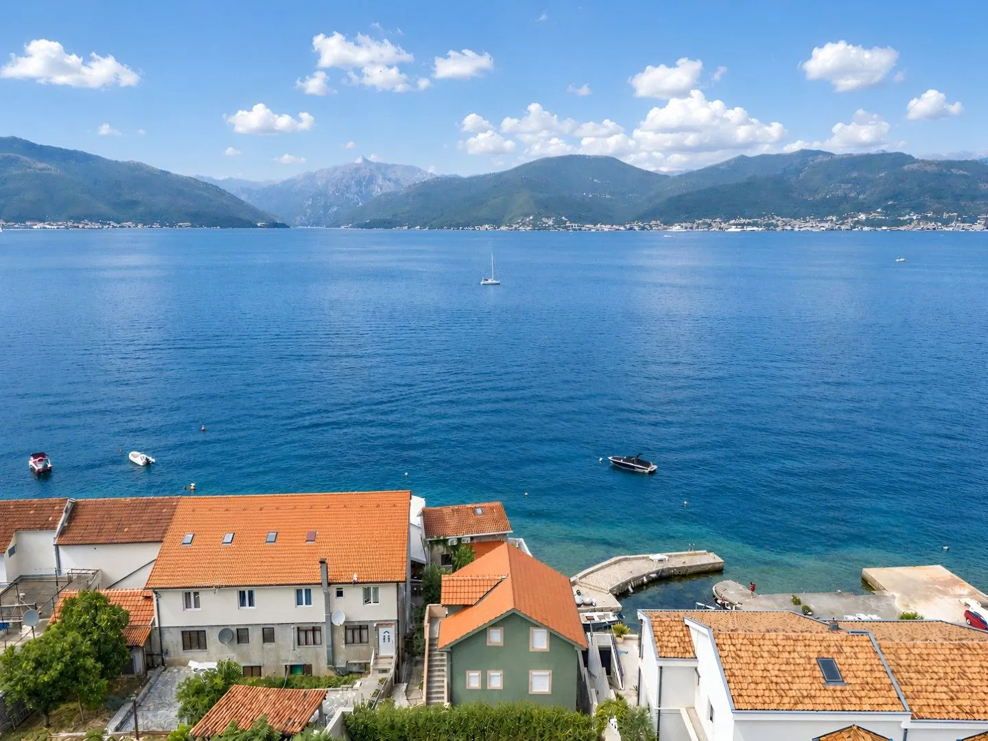 Sale, house, 180m², Krašići, Tivat