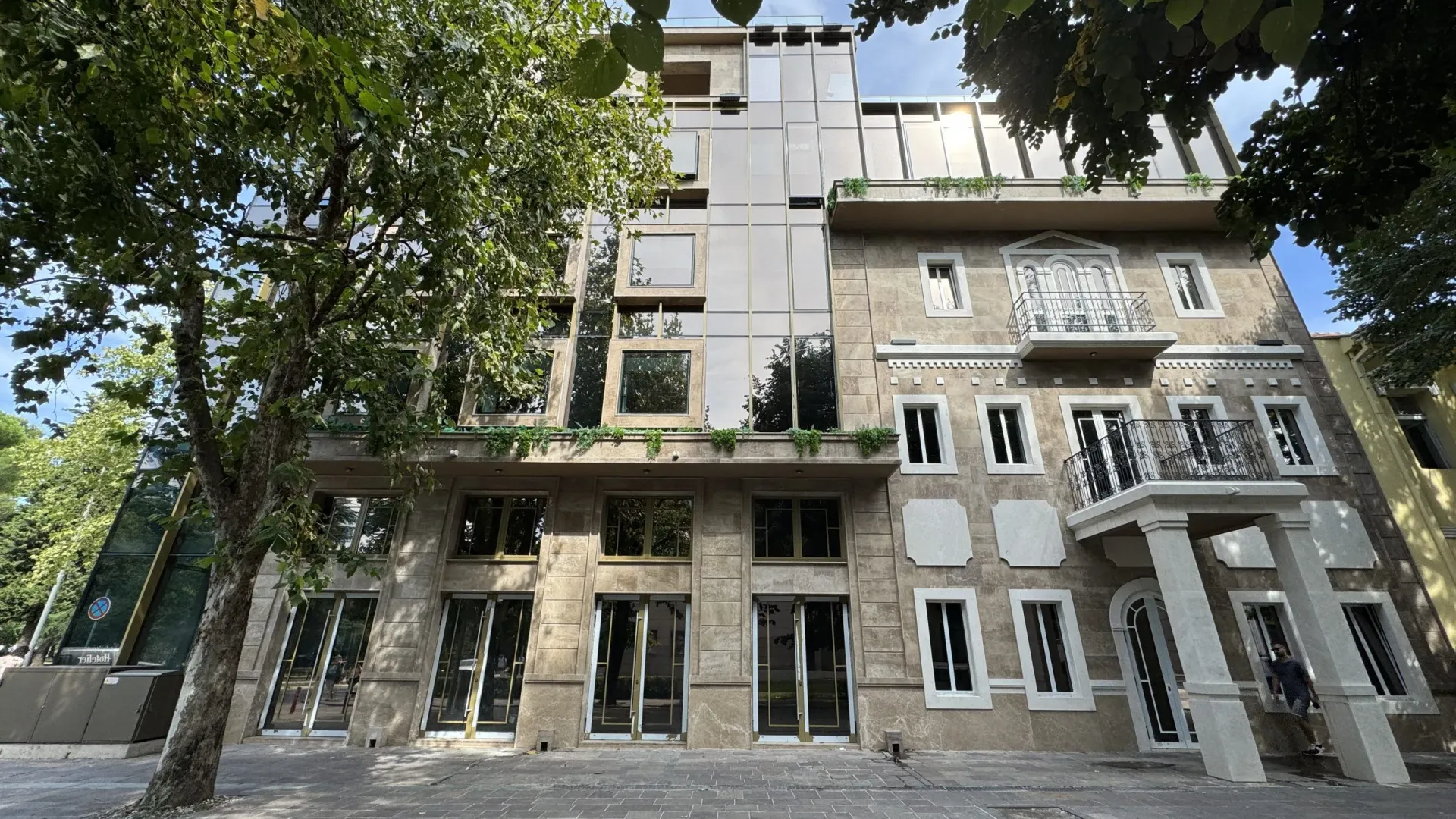 Izdavanje, poslovni prostor, 388m², Podgorica, Crna Gora
