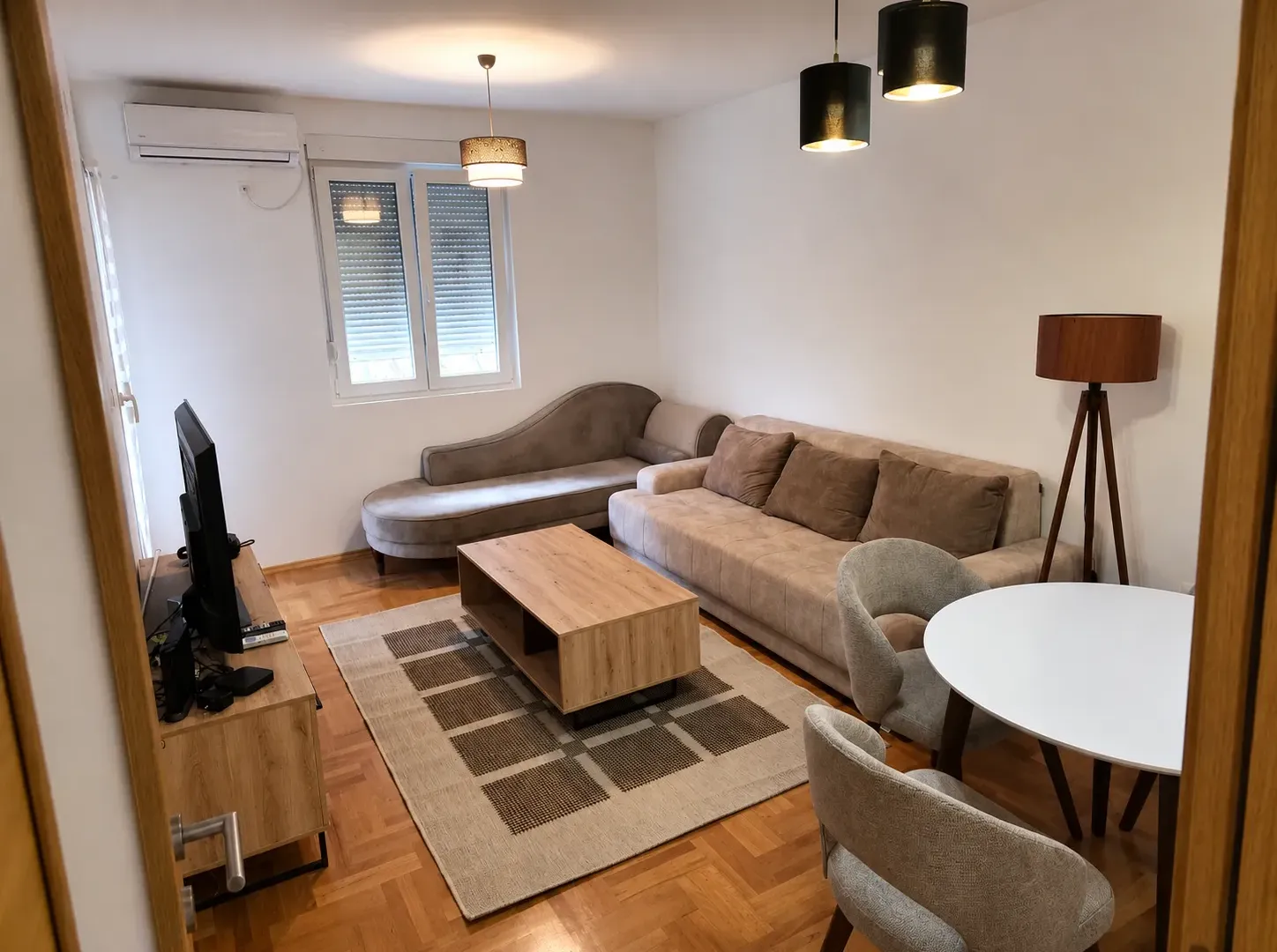 Izdavanje, dvosoban stan, 72m², Dubovica, Budva