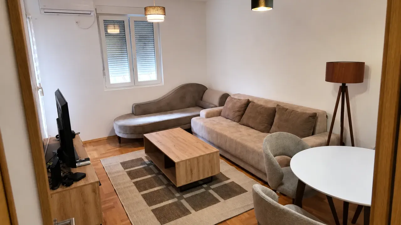 Izdavanje, dvosoban stan, 72m², Dubovica, Budva