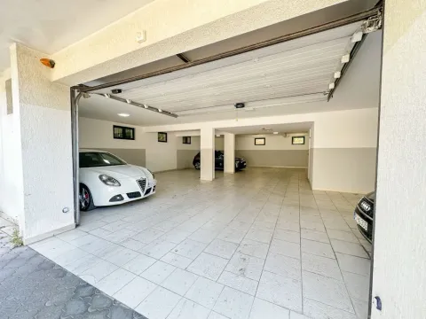 Sale, three bedroom apartment, 136m², Gorica C, Podgorica - image 17