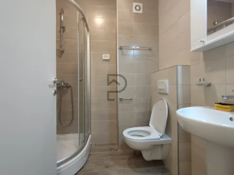 Izdavanje, jednosoban stan, 45m², City Kej, Podgorica - image 6