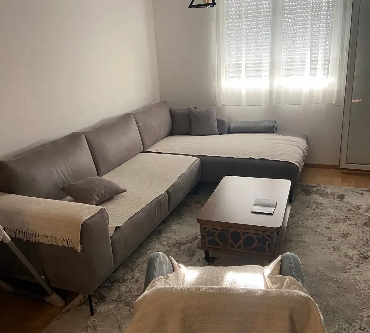 Izdavanje, jednosoban stan, 47m², Pobrežje, Podgorica
